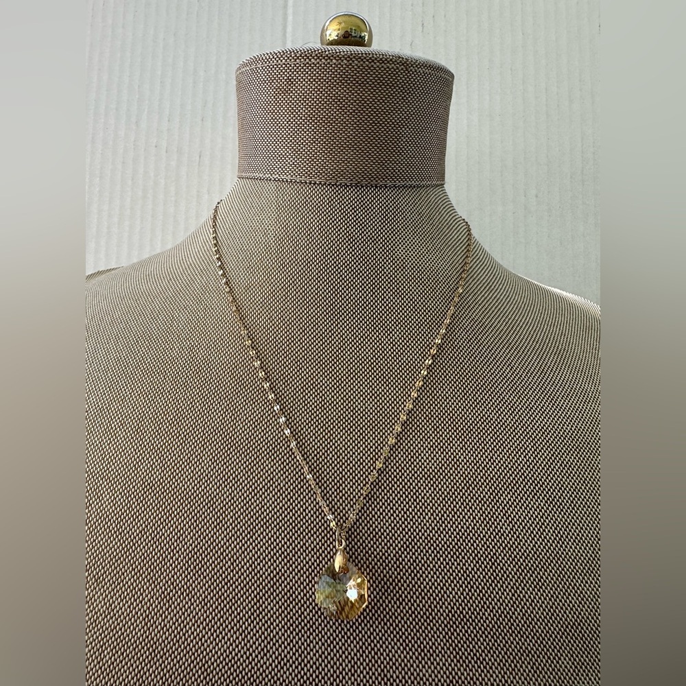 Elegant Gold Tone Necklace with Crystal Pendant Champagne/Light Amber - Picture 3 of 12